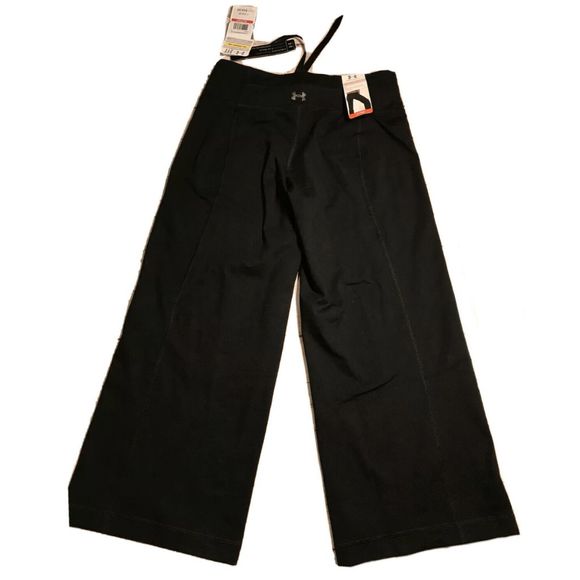 📦 NEW Women's Small UNDER ARMOUR Perfect Flow Fitted Yoga Pants 1236304 001 - Picture 1 of 3